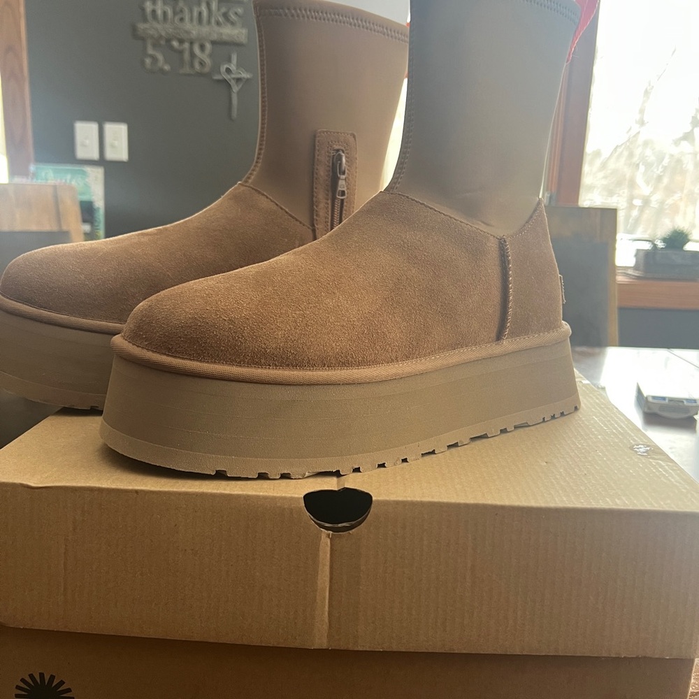 UGG Classic Dipper Chestnut Platform Winter Boots… - image 1